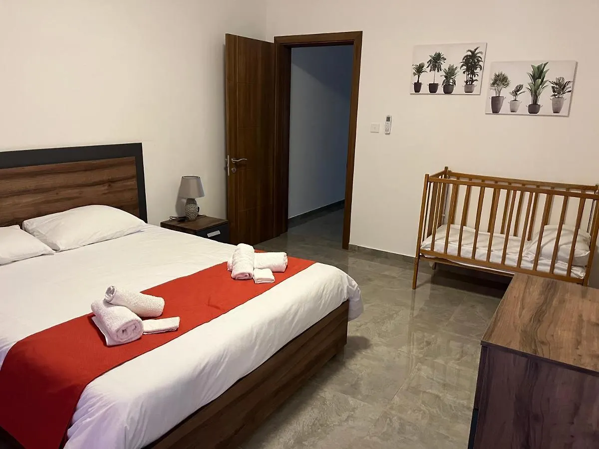 3 Bedroom Apartment - Walking Distance From Airport Gudja 0*,  Malta
